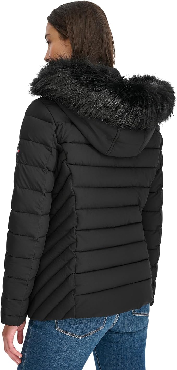 Tommy Hilfiger Women's Heavy Weight Essential Short Puffer Jacket