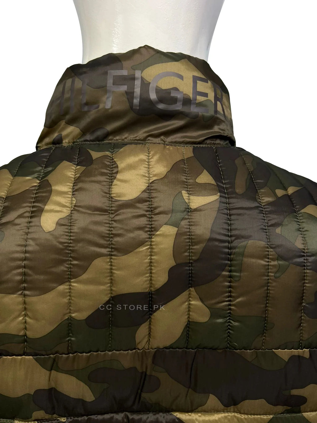 TH Packable Collar Logo Camouflage Puffer Jacket